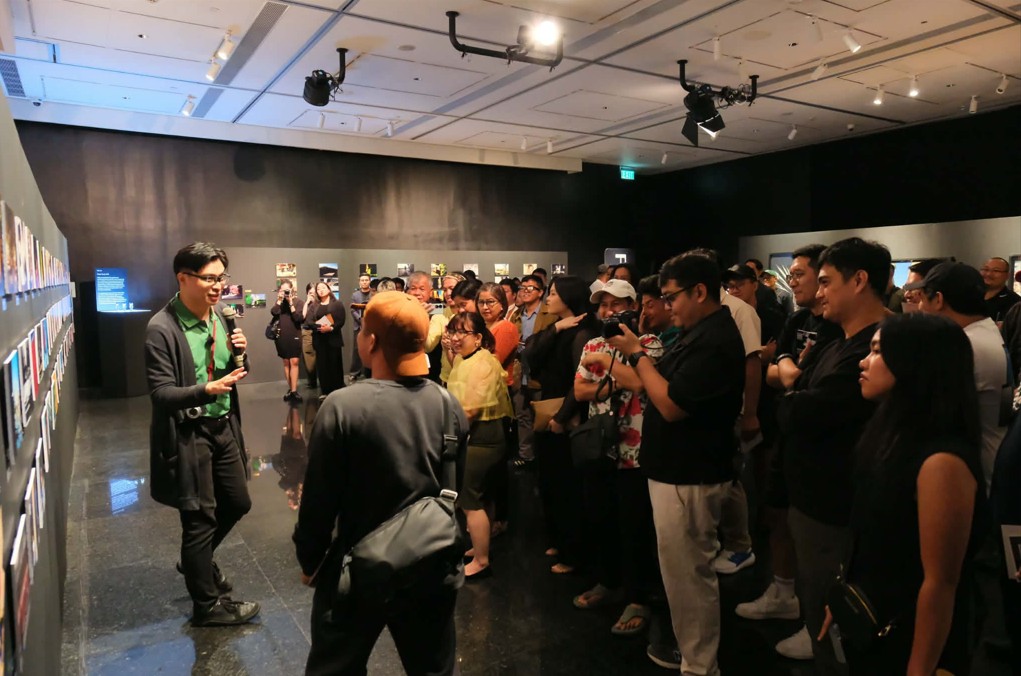 a.g. de mesa with the guests