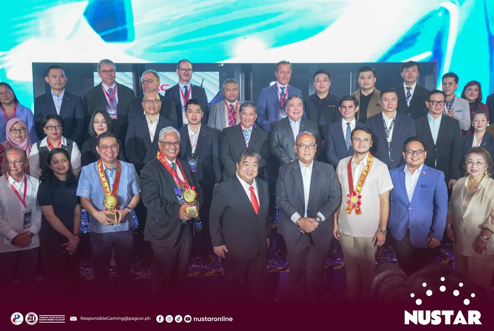 founding chairman of worldbex services international joseph ang (center, front row) joins vip attendees for a group photo at the opening ceremony of the manila international auto show 2026.