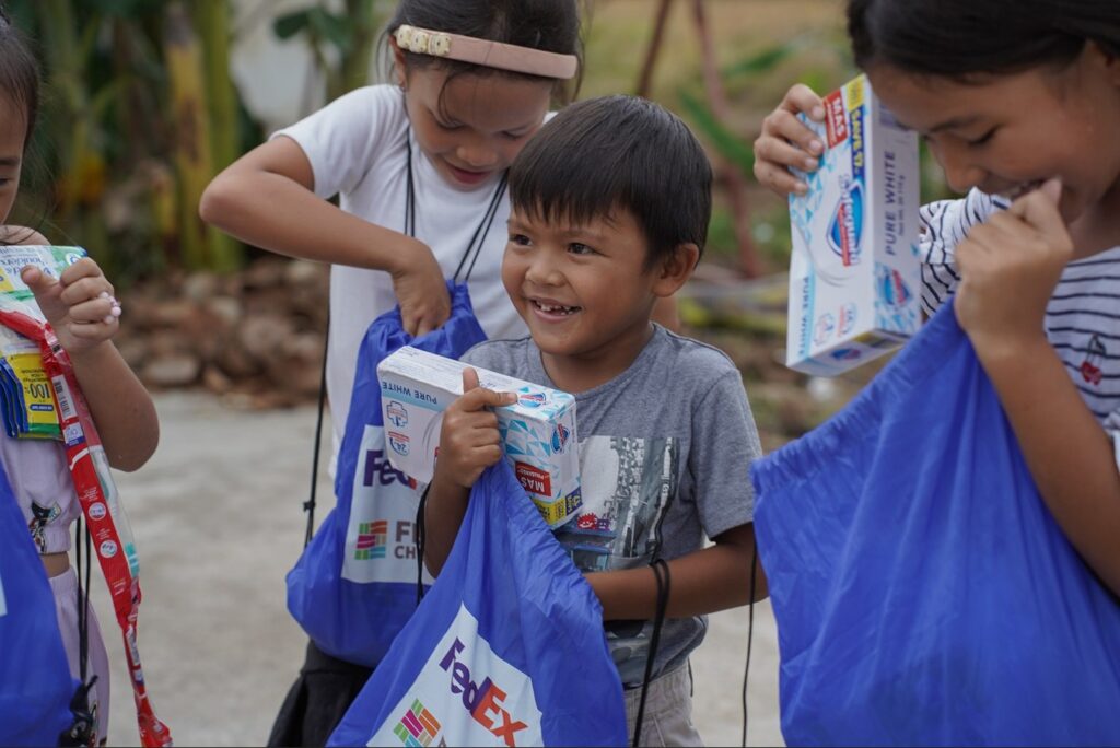 kv feed the children [2]