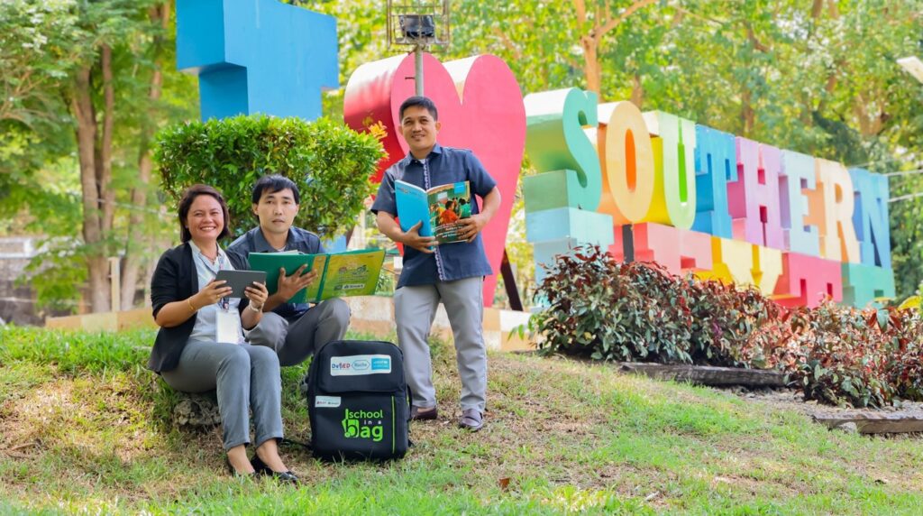 school in a bag reaches far flung schools in southern leyte (5)