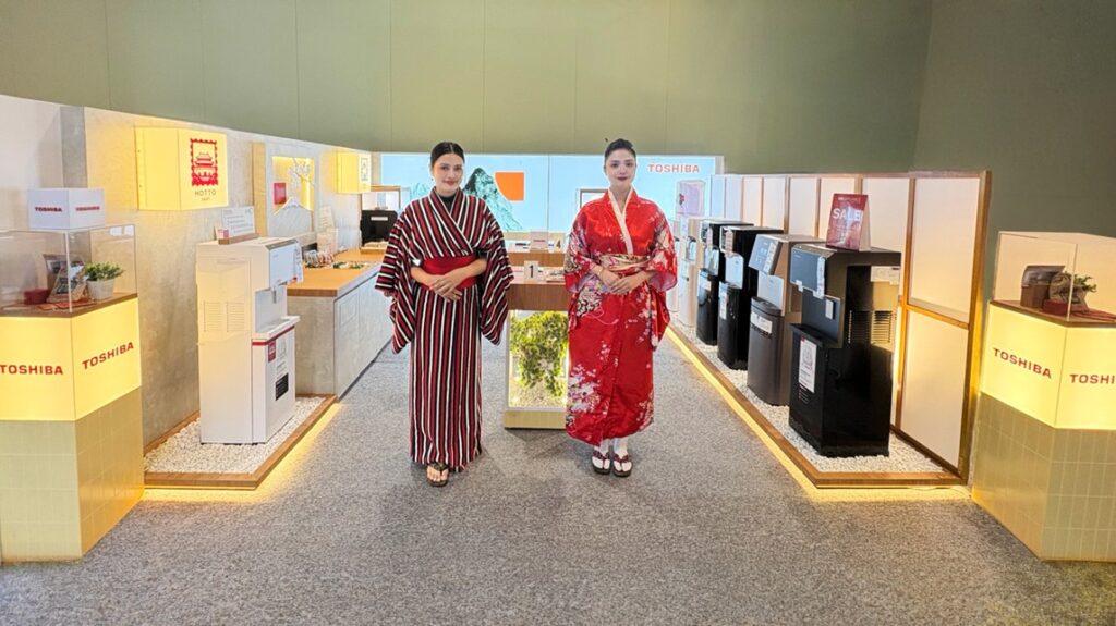 (5) the toshiba booth at the sm appliance center installment fiesta